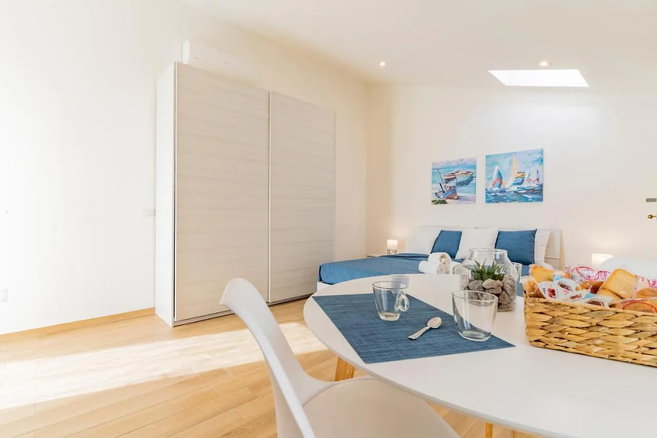 Lumen House Apartment Sassari 0*,