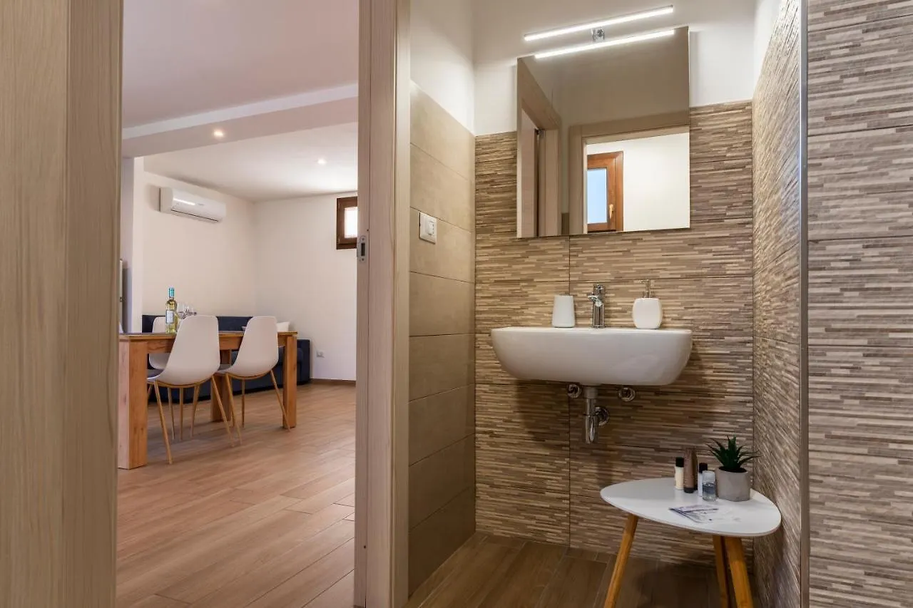 Lumen House Apartment Sassari 0*,